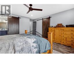 Primary Bedroom - 874 Aberdeen Dr, Parksville, BC V9P2L9 Photo 9