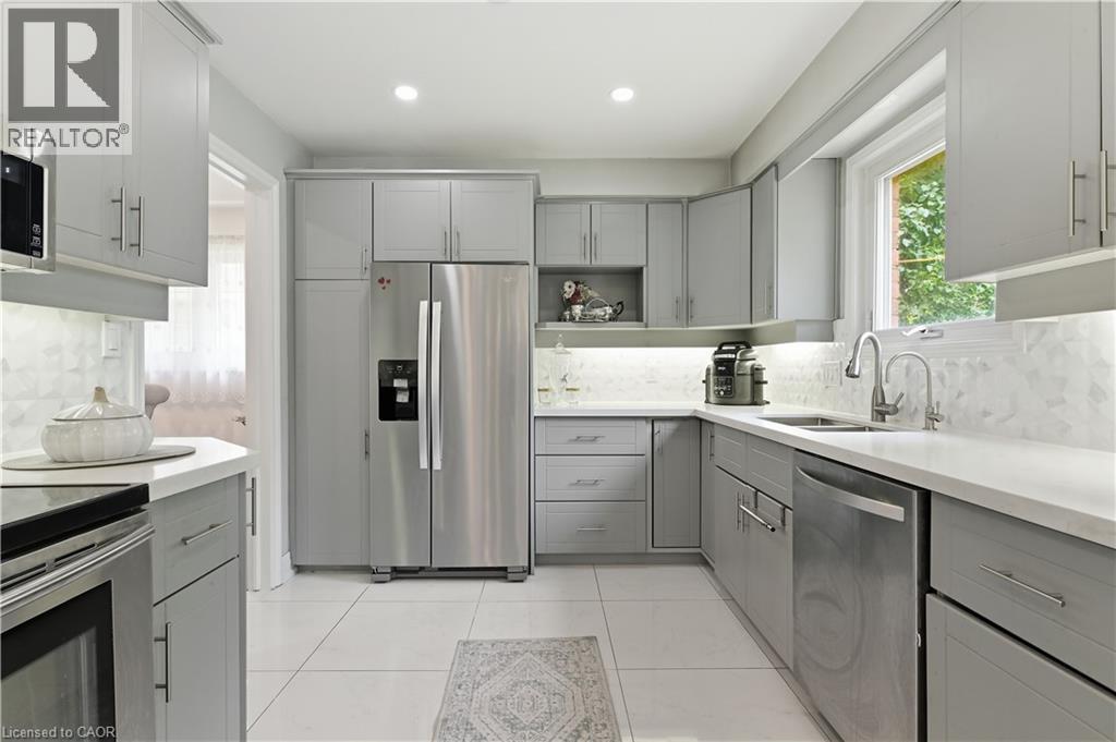 512 HAWTHORNE Crescent - 9