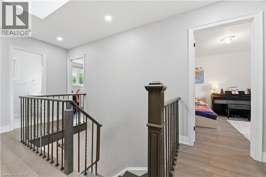 512 HAWTHORNE Crescent - 18