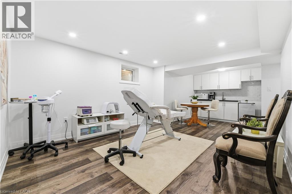 512 HAWTHORNE Crescent - 31