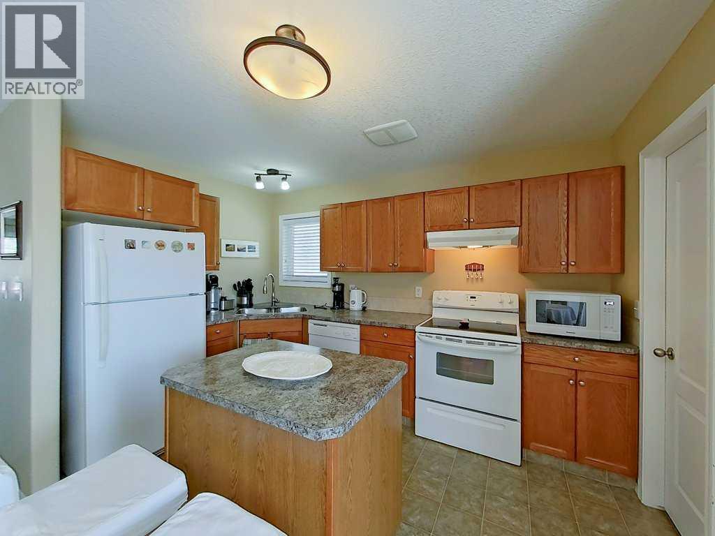4519 45 Avenue Close Avenue Close - 11