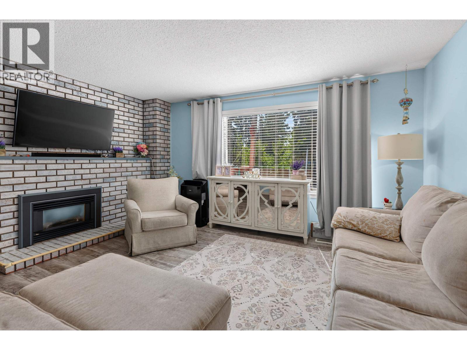 Photo 10 of 36 — 4343 ALLEN AVENUE · Prince George, BC