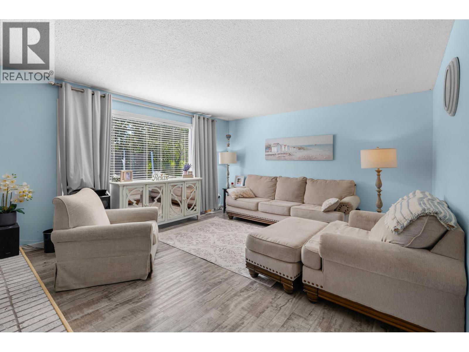 Photo 9 of 36 — 4343 ALLEN AVENUE · Prince George, BC