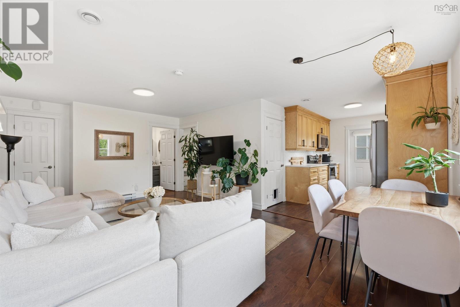 10 Carleton Street - 7