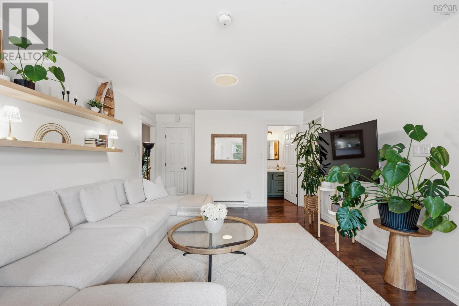 10 Carleton Street - 8