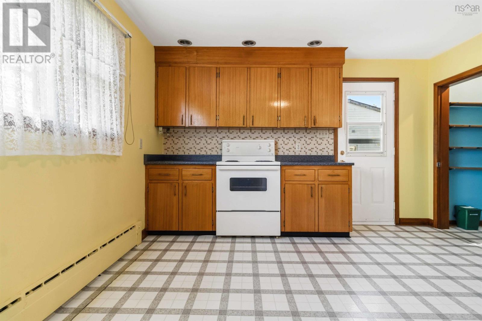 200 Caledonia Road - 18