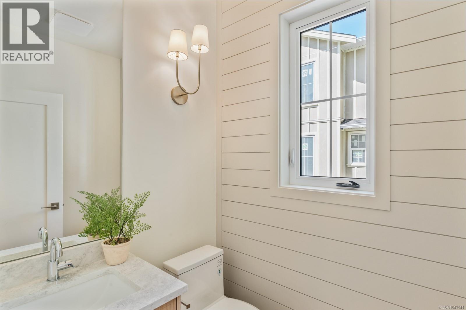 #209 2770 Vantilburg Cres - 22