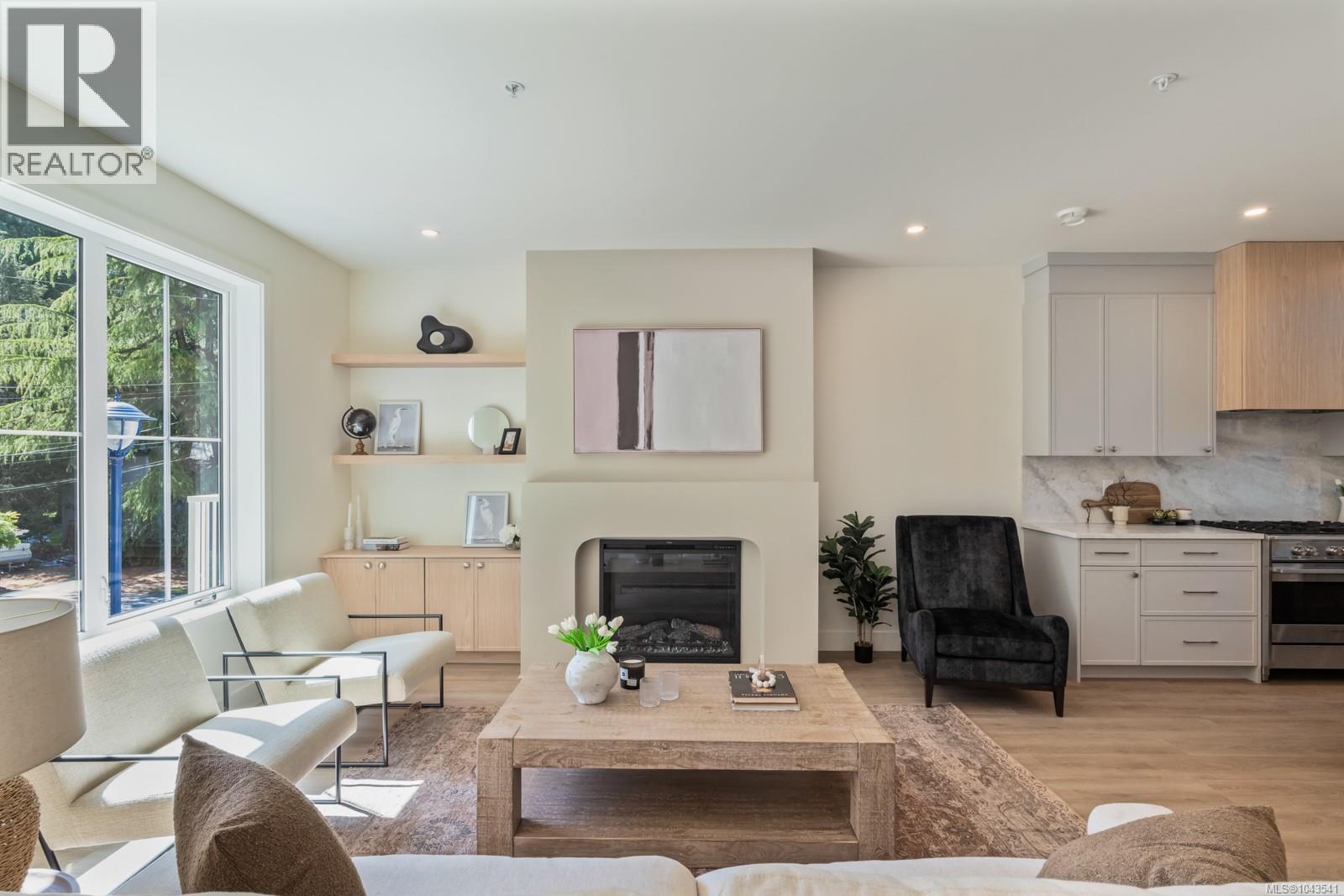 #209 2770 Vantilburg Cres - 3