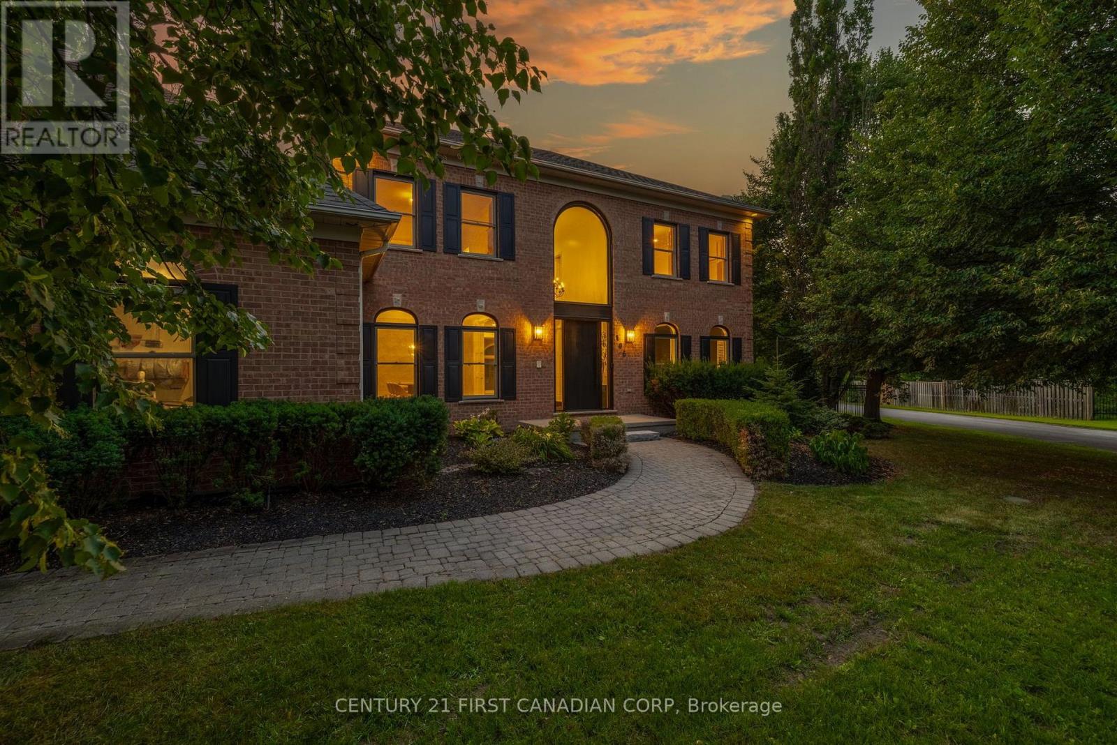 106 FITZWILLIAM BOULEVARD - Image 47