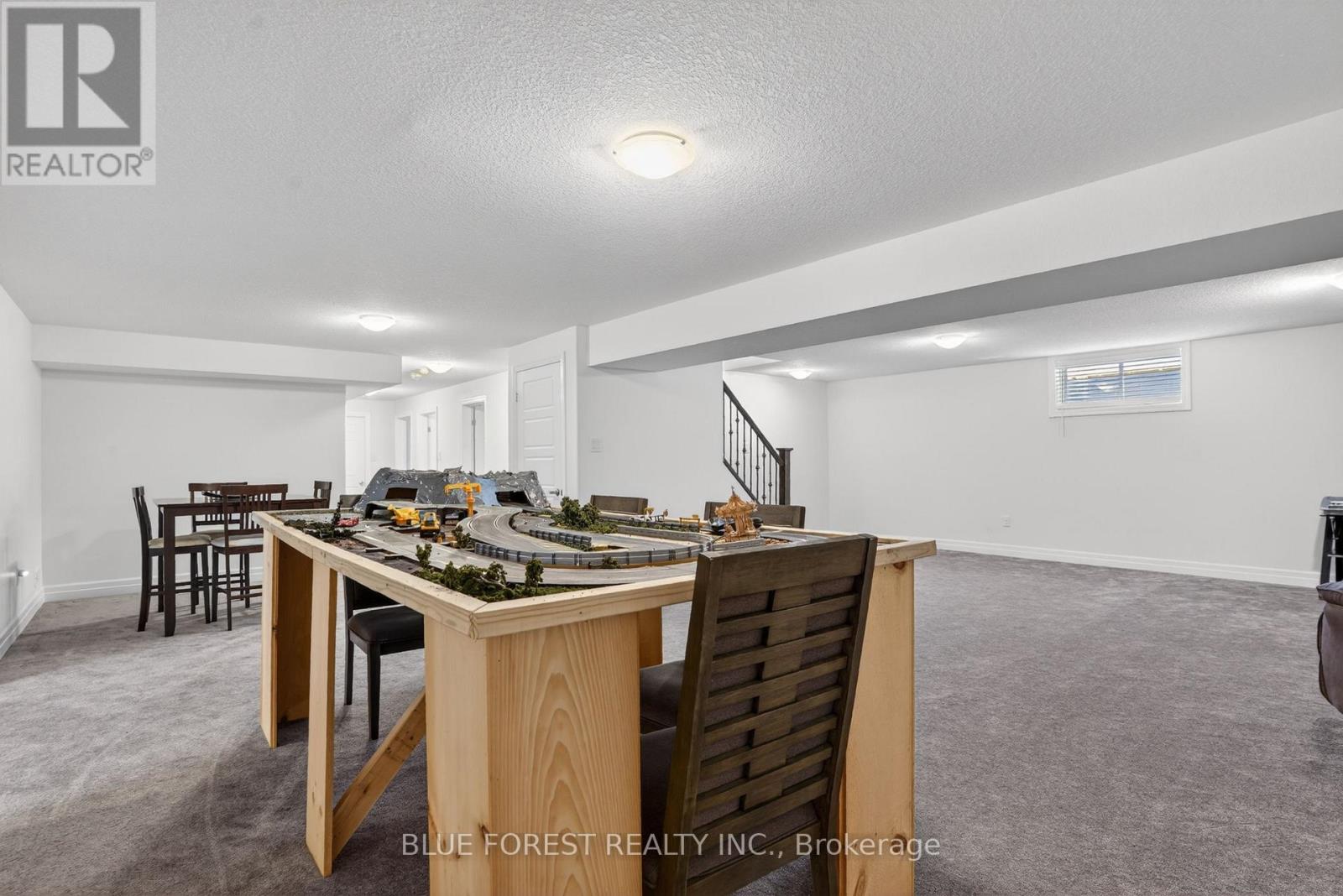 14 THAMES SPRINGS CRESCENT - 36