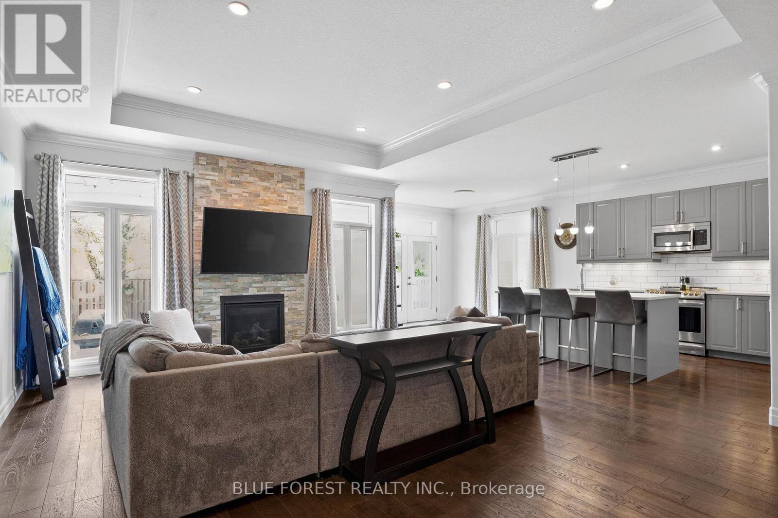 14 THAMES SPRINGS CRESCENT - 4