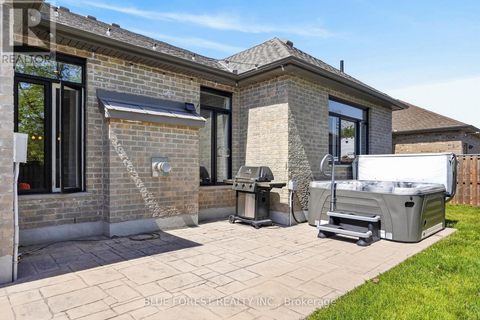 14 THAMES SPRINGS CRESCENT - 46