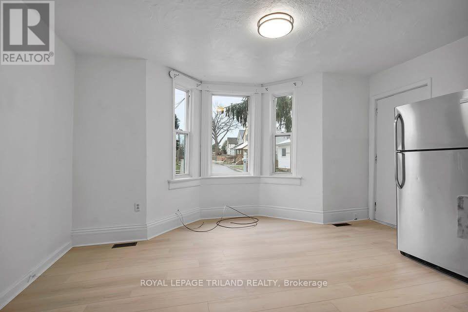 2 - 21 JESSIE STREET, St. Thomas — photo 2