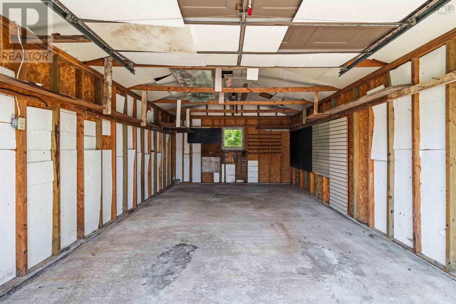 200 Caledonia Road - 48