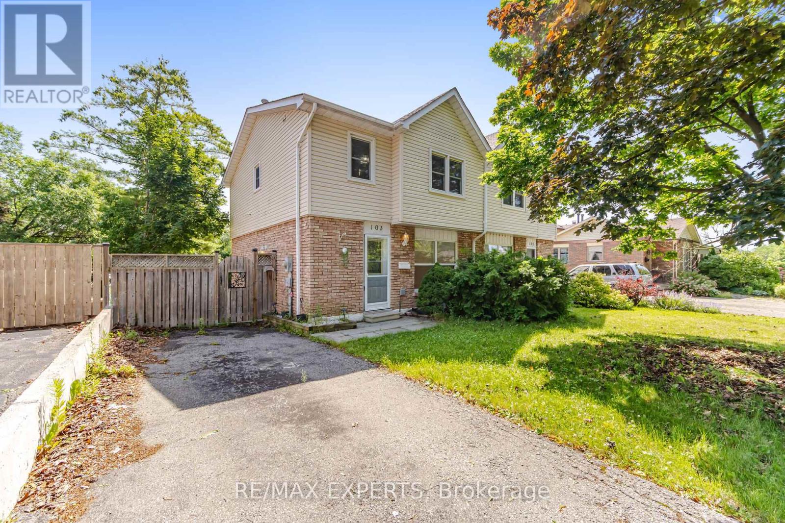 103 GUTHRIE CRESCENT - 1