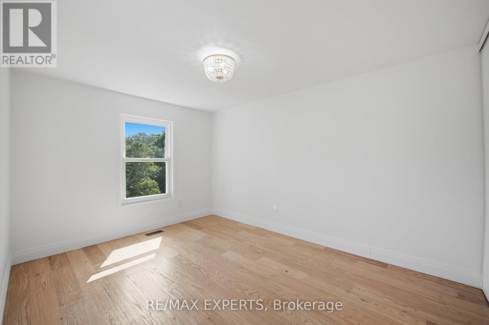103 GUTHRIE CRESCENT - 21
