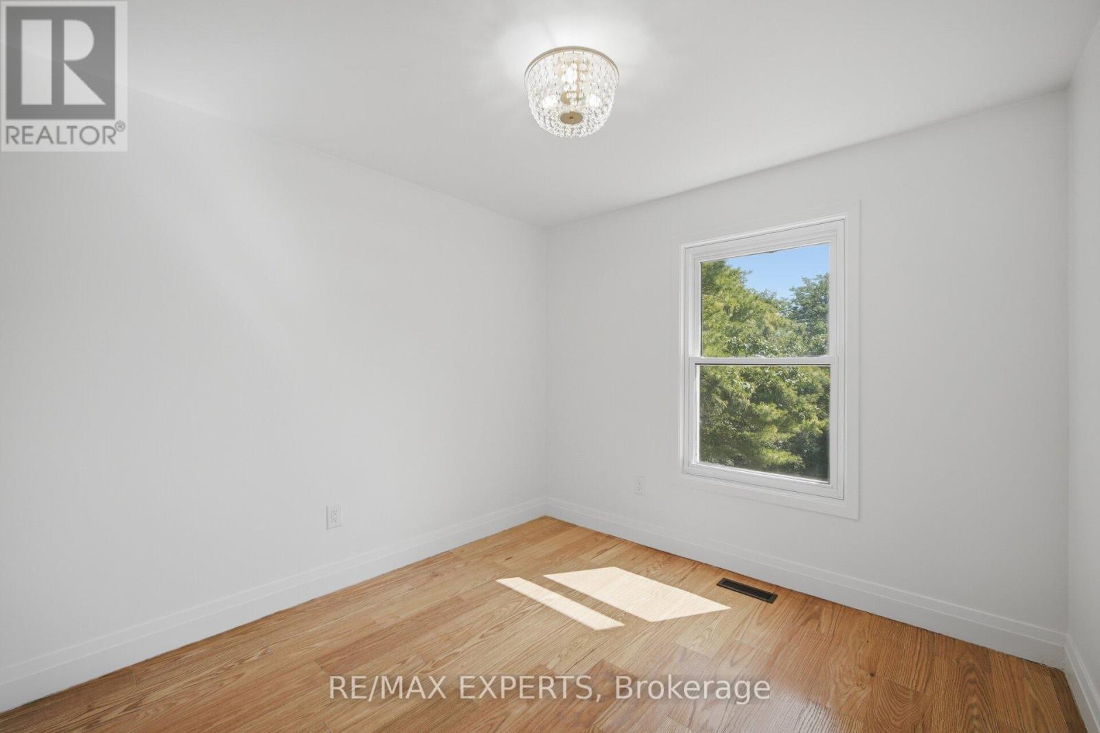 103 GUTHRIE CRESCENT - 23