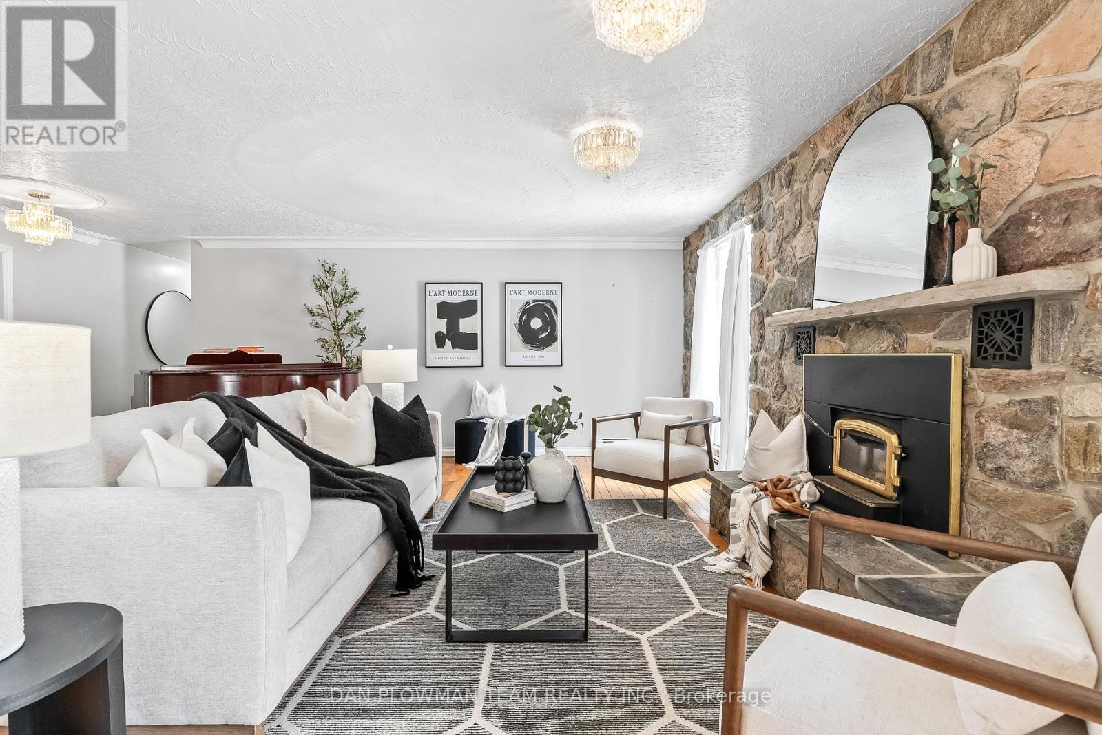 1902 CONCESSION 9 ROAD - 9