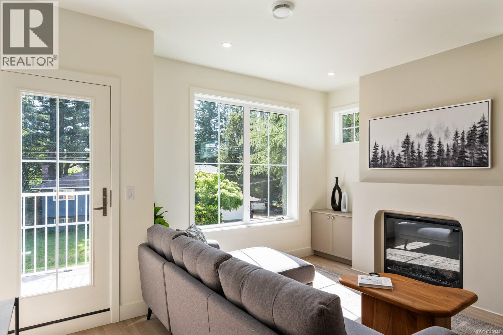 #206 2770 Vantilburg Cres - 5