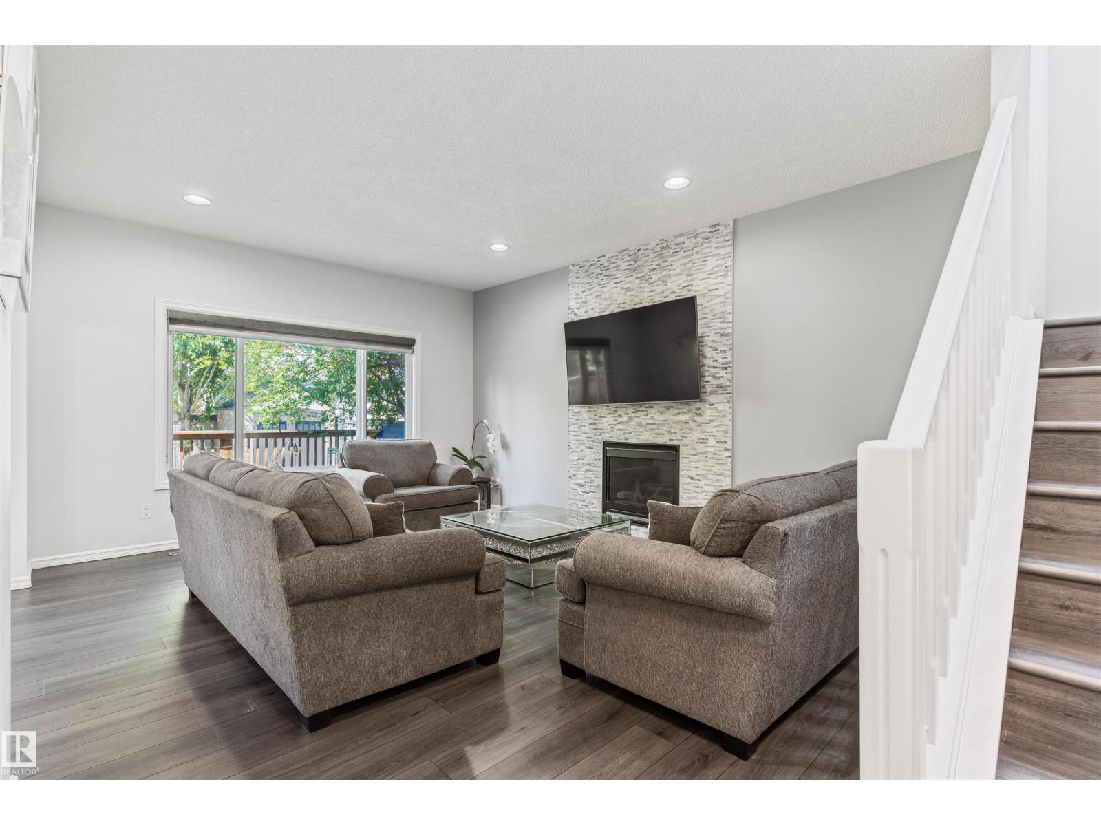 1075 MCKINNEY GR NW - 11