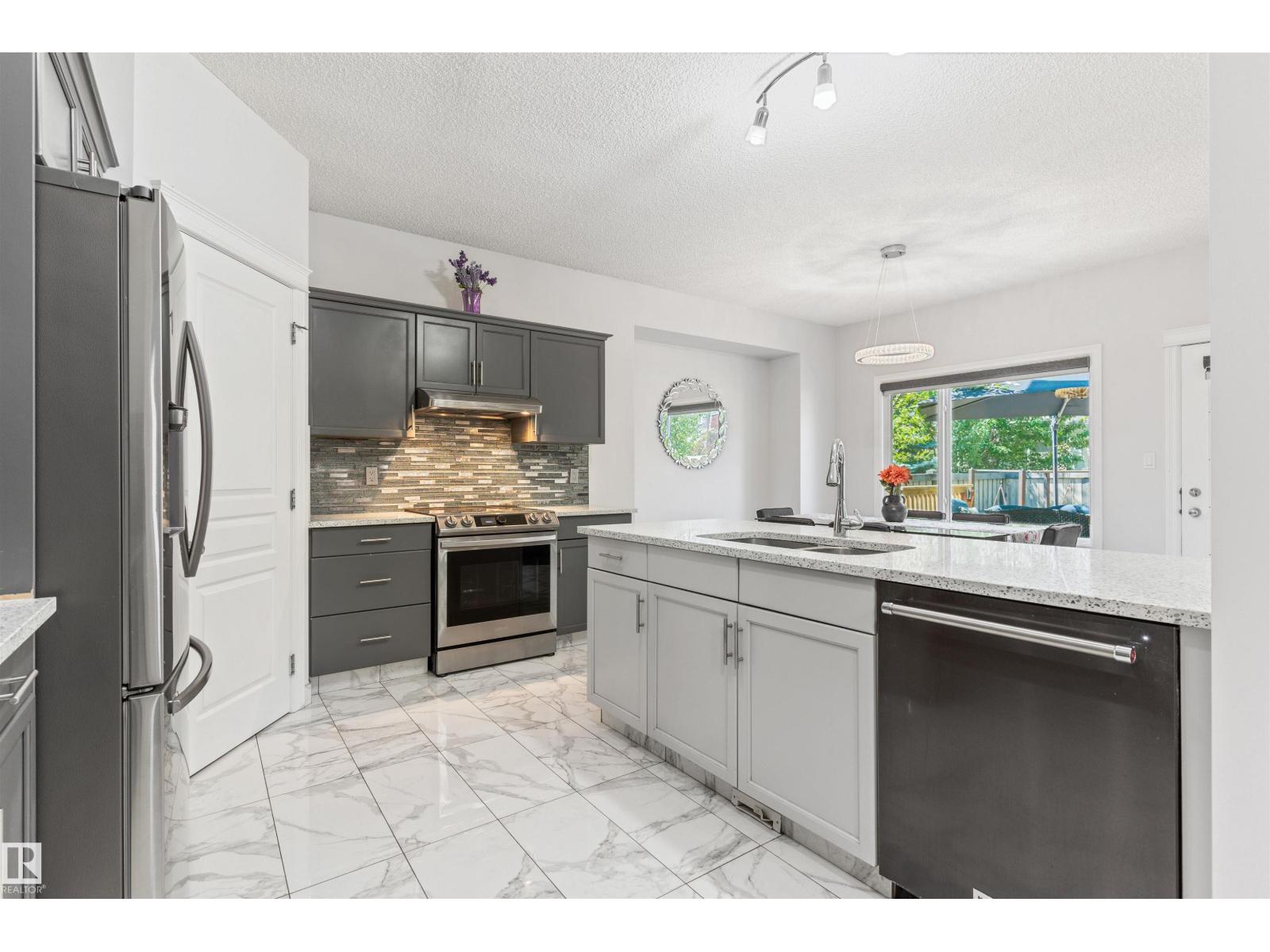 1075 MCKINNEY GR NW - 17