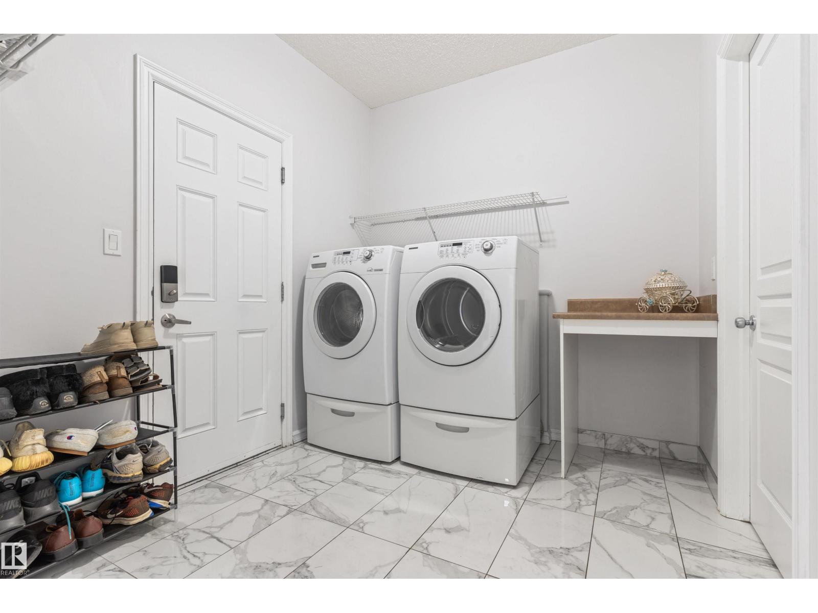 1075 MCKINNEY GR NW - 23