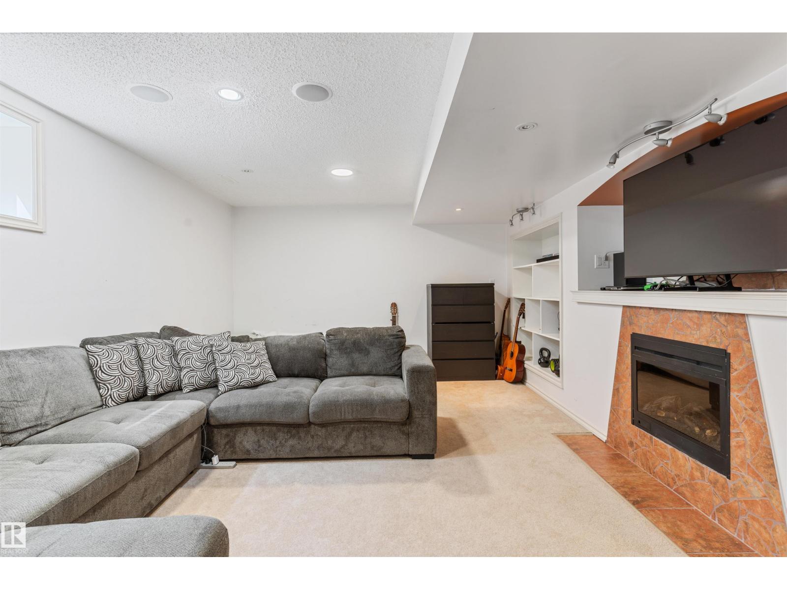 1075 MCKINNEY GR NW - 39
