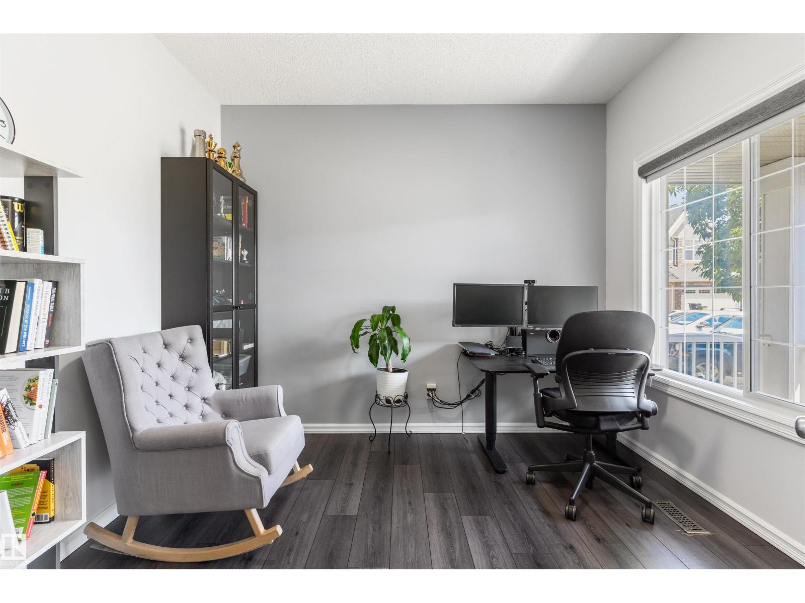 1075 MCKINNEY GR NW - 6
