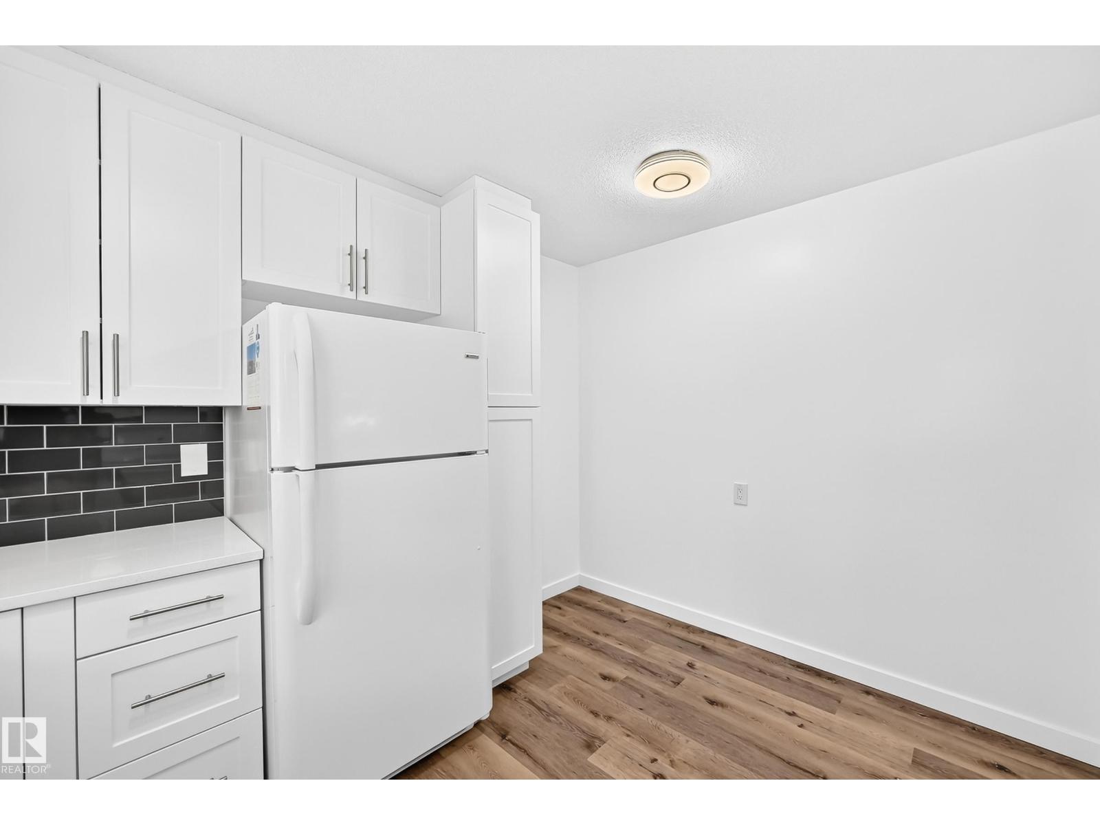 4211 135 AV NW - 13