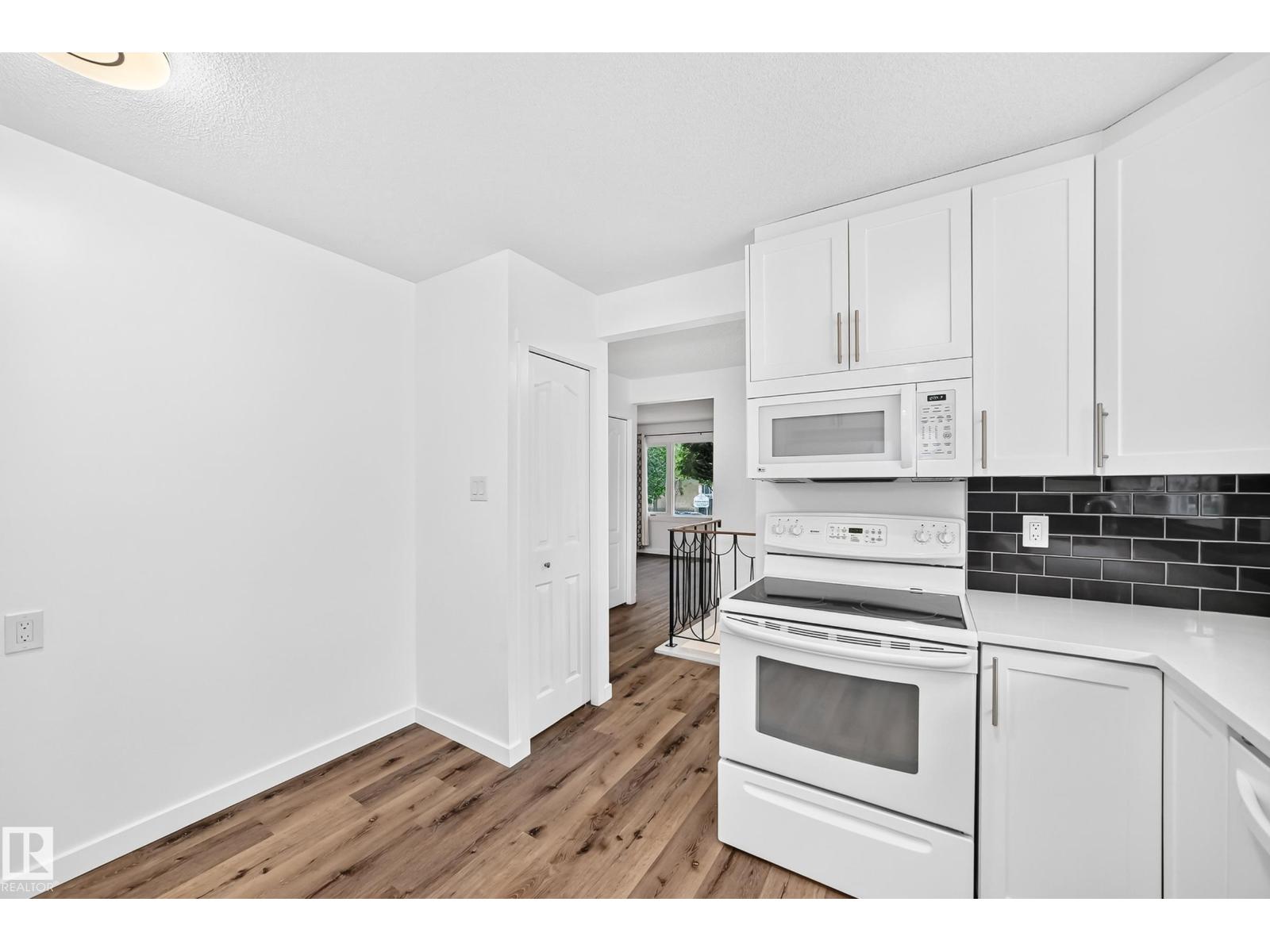 4211 135 AV NW - 14