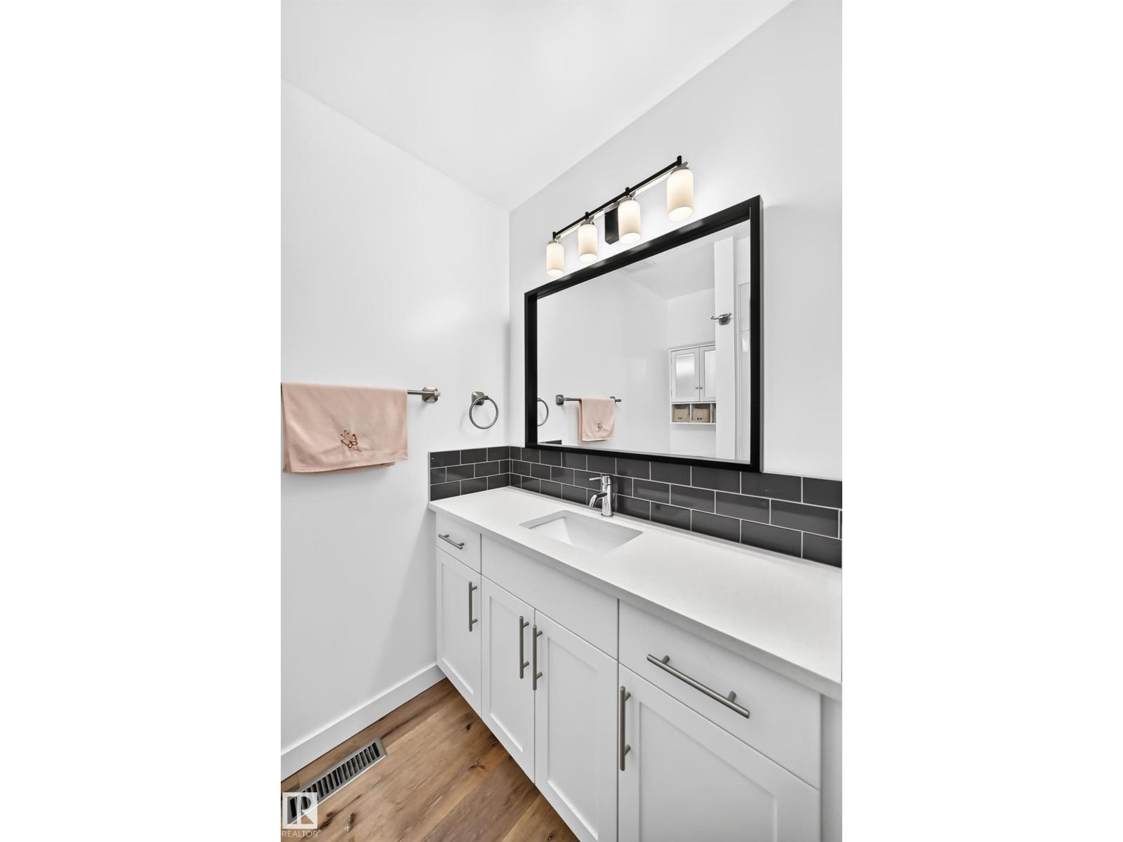 4211 135 AV NW - 21