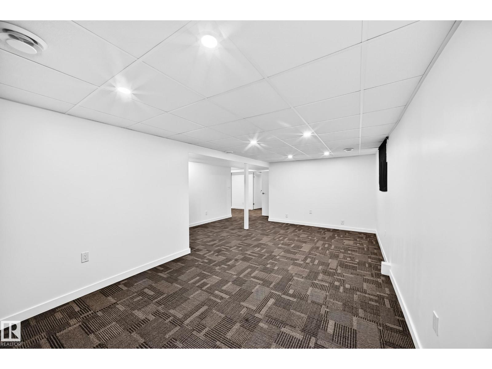 4211 135 AV NW - 31