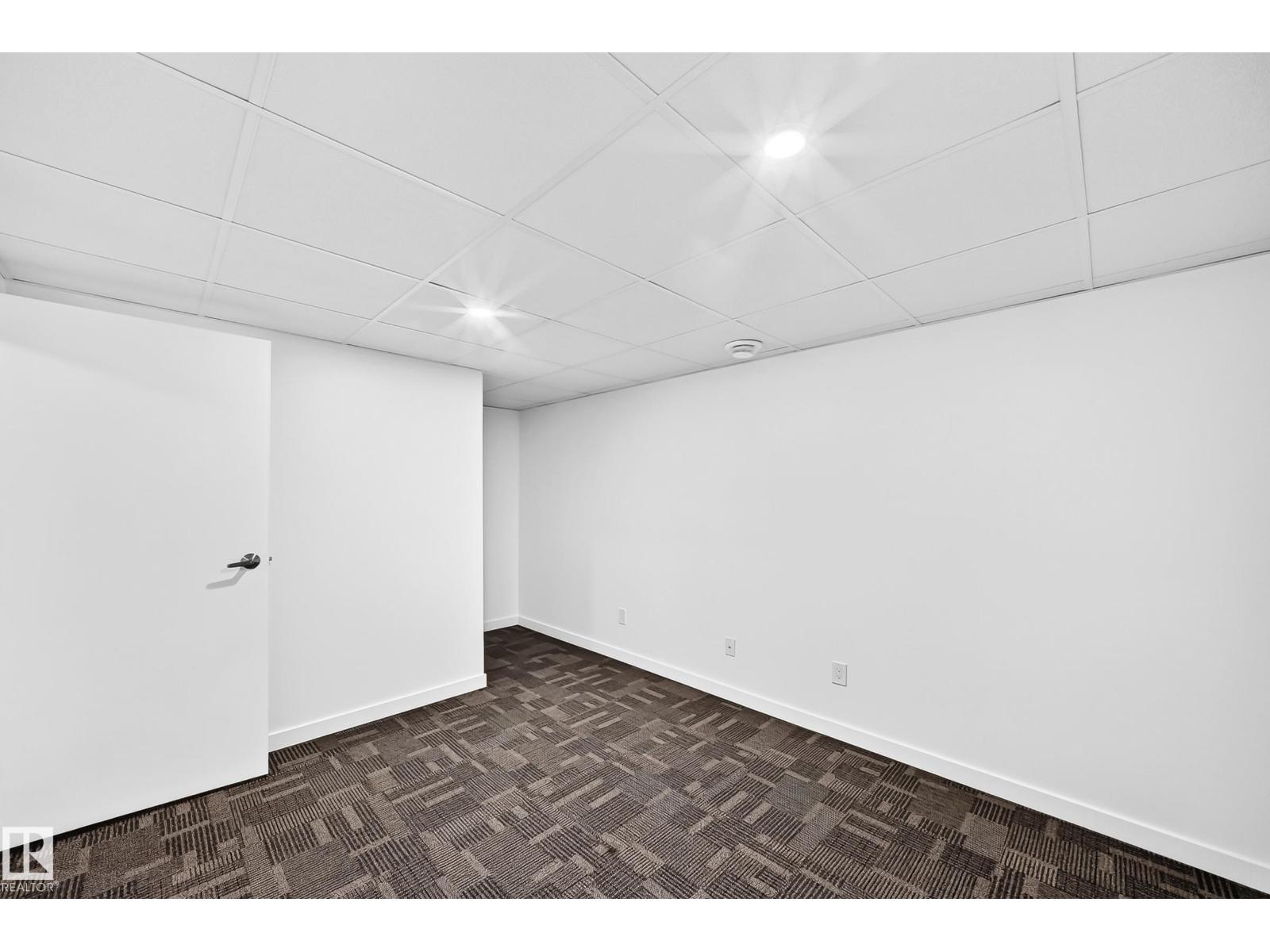 4211 135 AV NW - 33