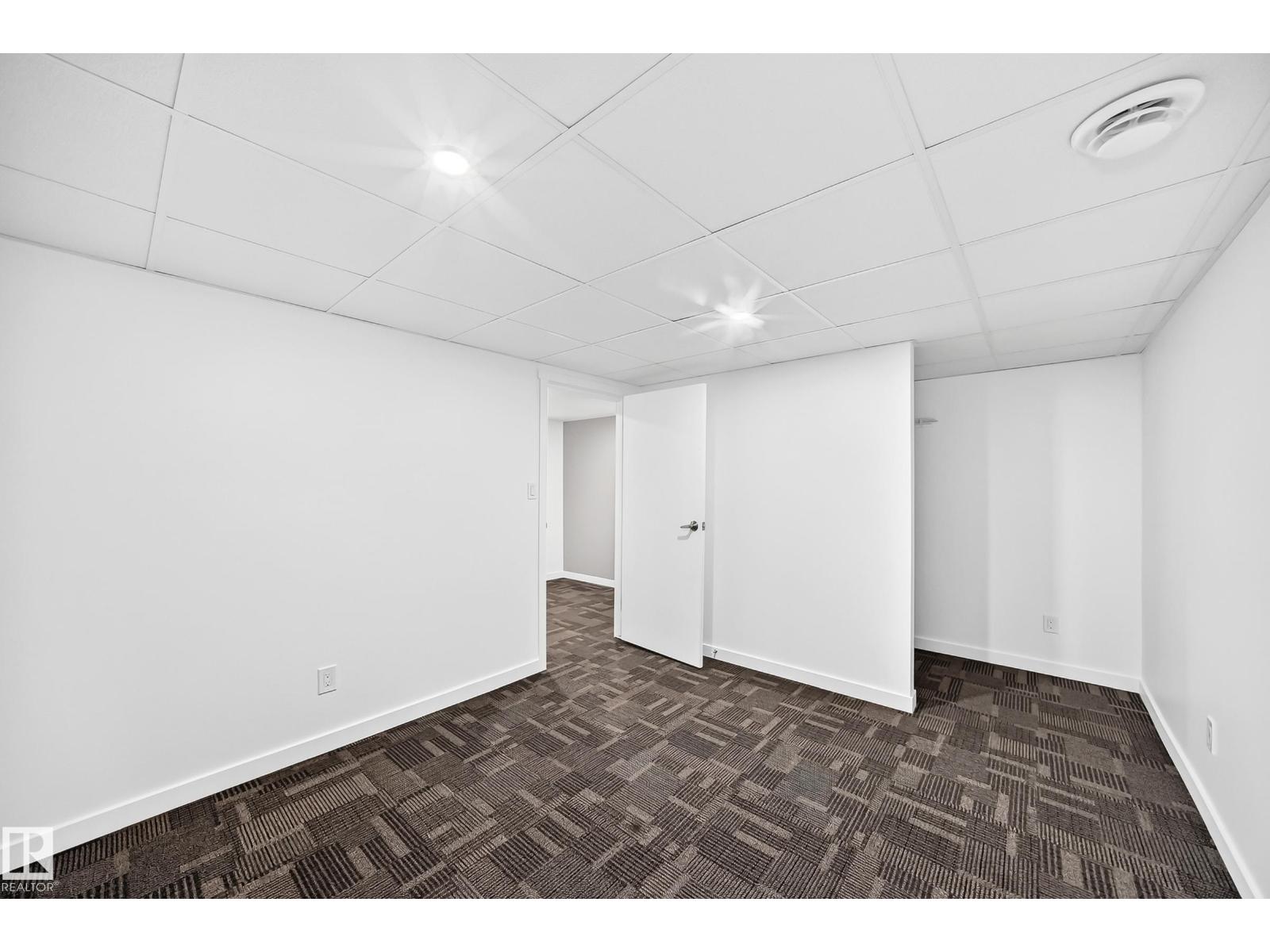 4211 135 AV NW - 34