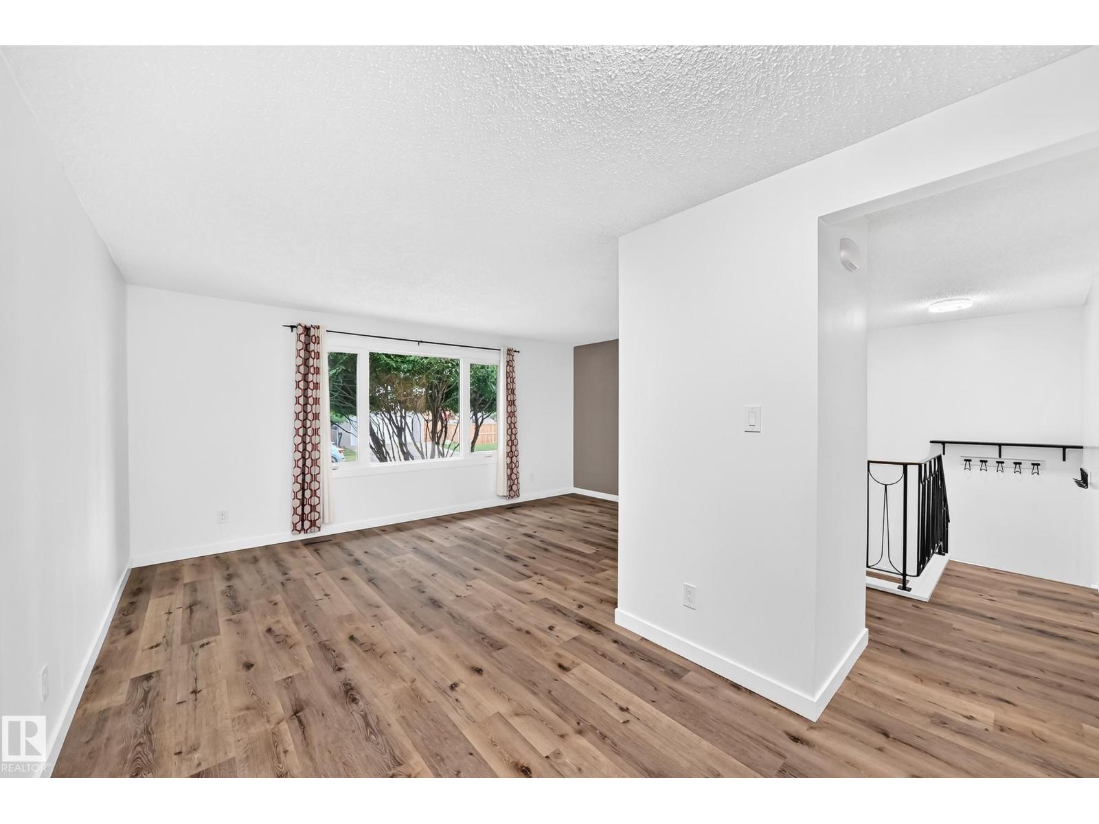 4211 135 AV NW - 5