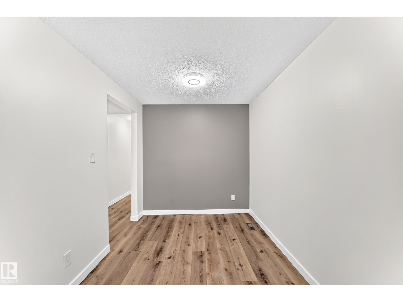 4211 135 AV NW - 7