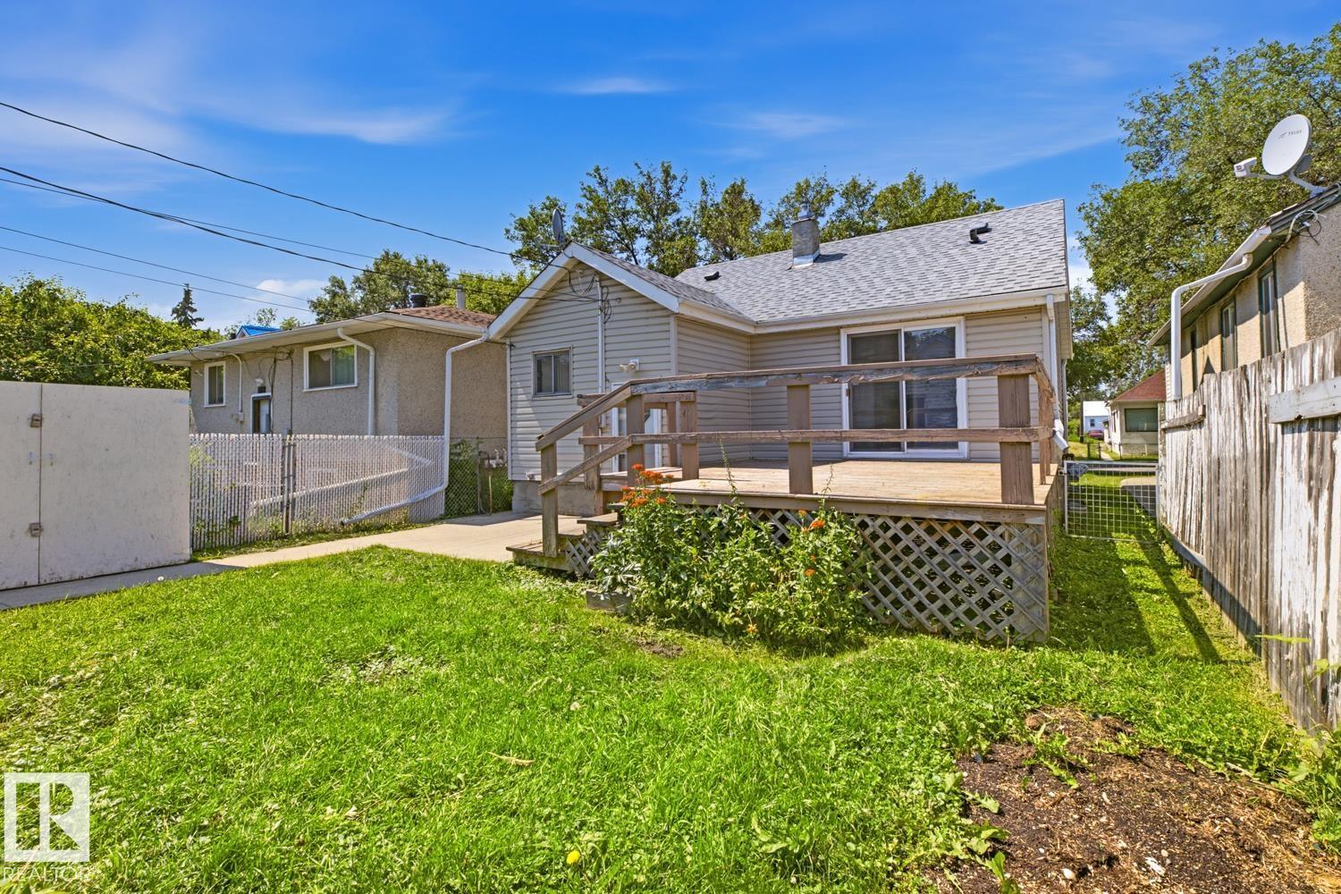 12119 95A ST NW - 16