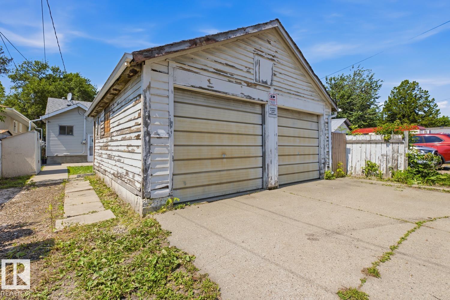 12119 95A ST NW - 18