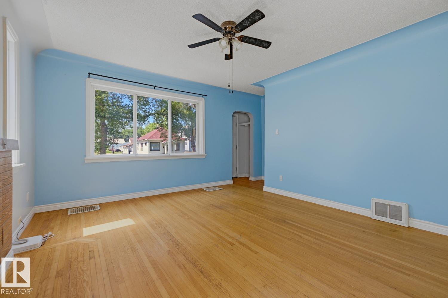 12119 95A ST NW - 6