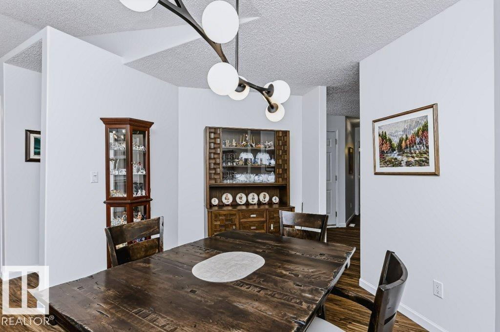 #18 9420 172 ST NW - 12