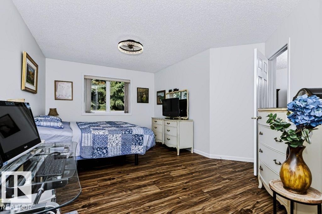 #18 9420 172 ST NW - 14