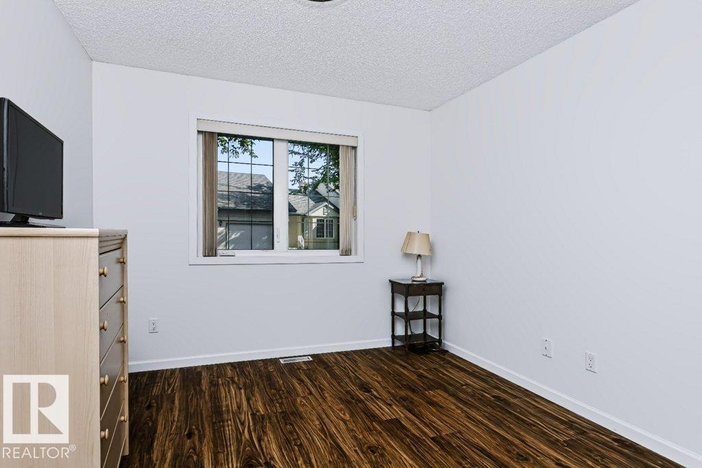 #18 9420 172 ST NW - 18