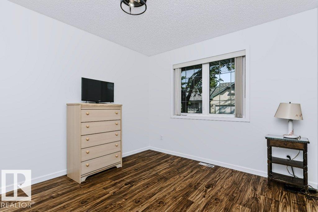 #18 9420 172 ST NW - 19