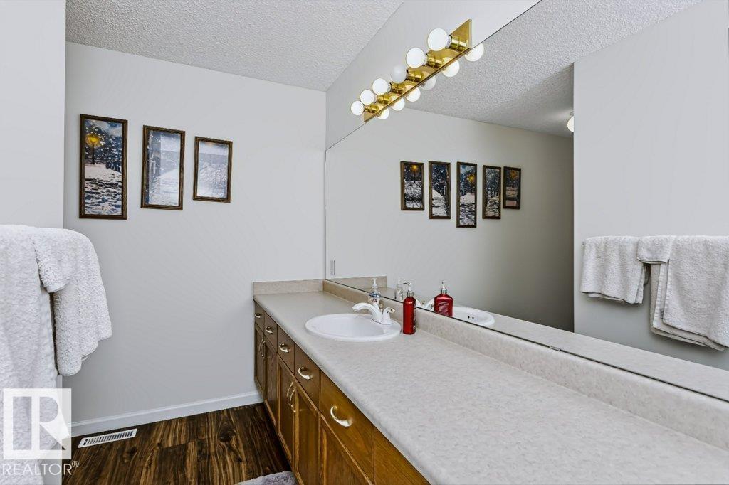 #18 9420 172 ST NW - 21