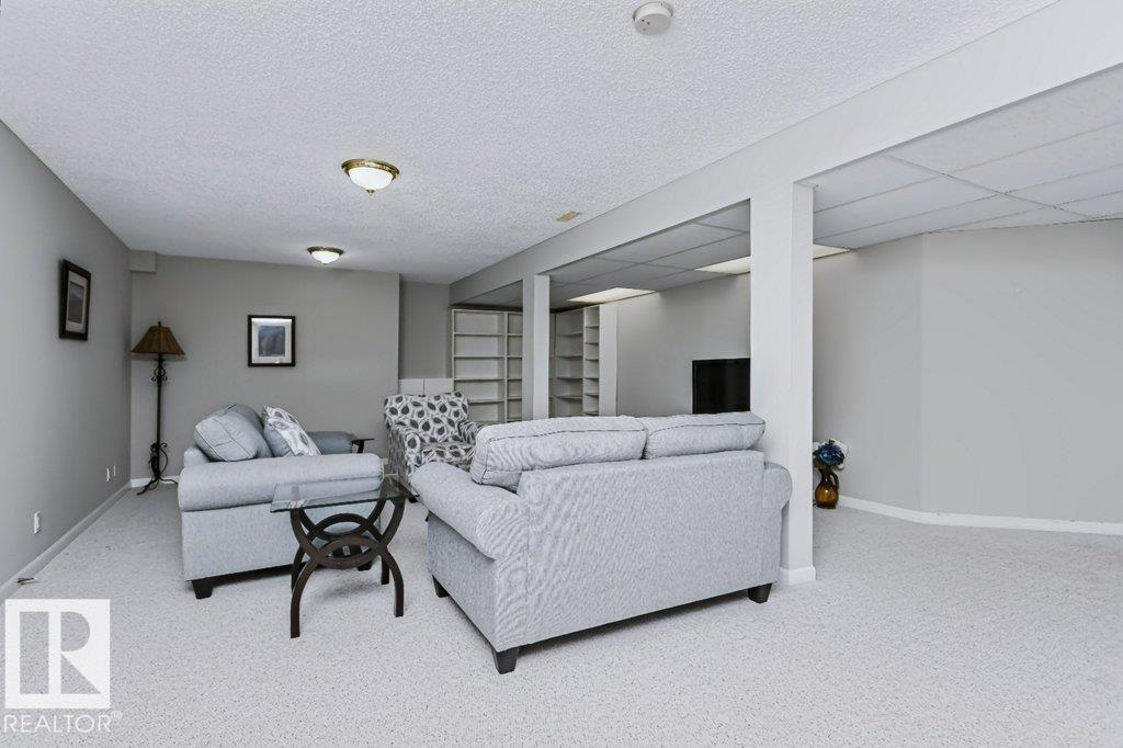 #18 9420 172 ST NW - 22