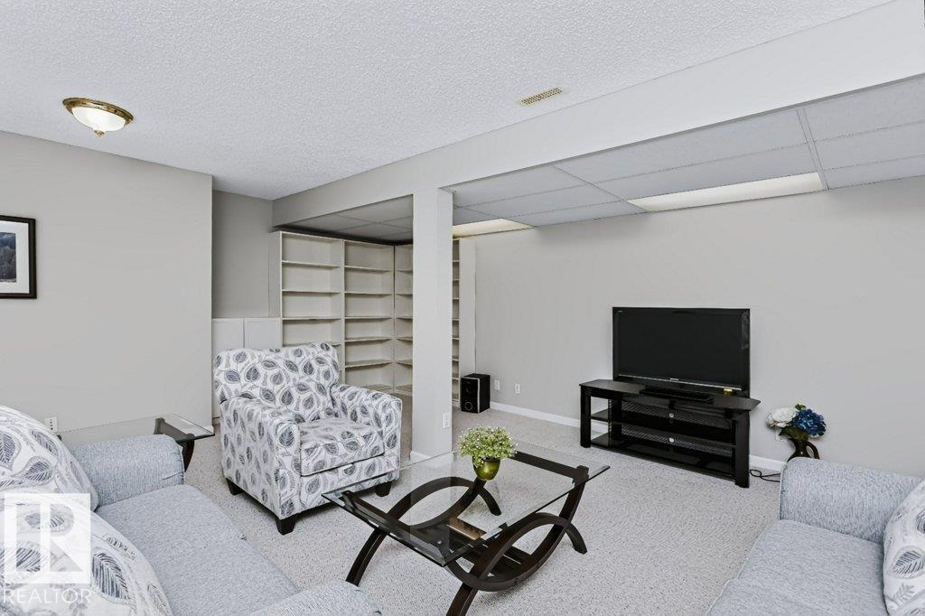 #18 9420 172 ST NW - 24