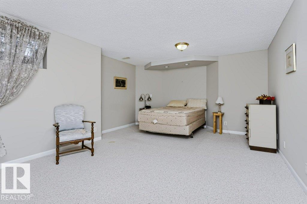 #18 9420 172 ST NW - 25