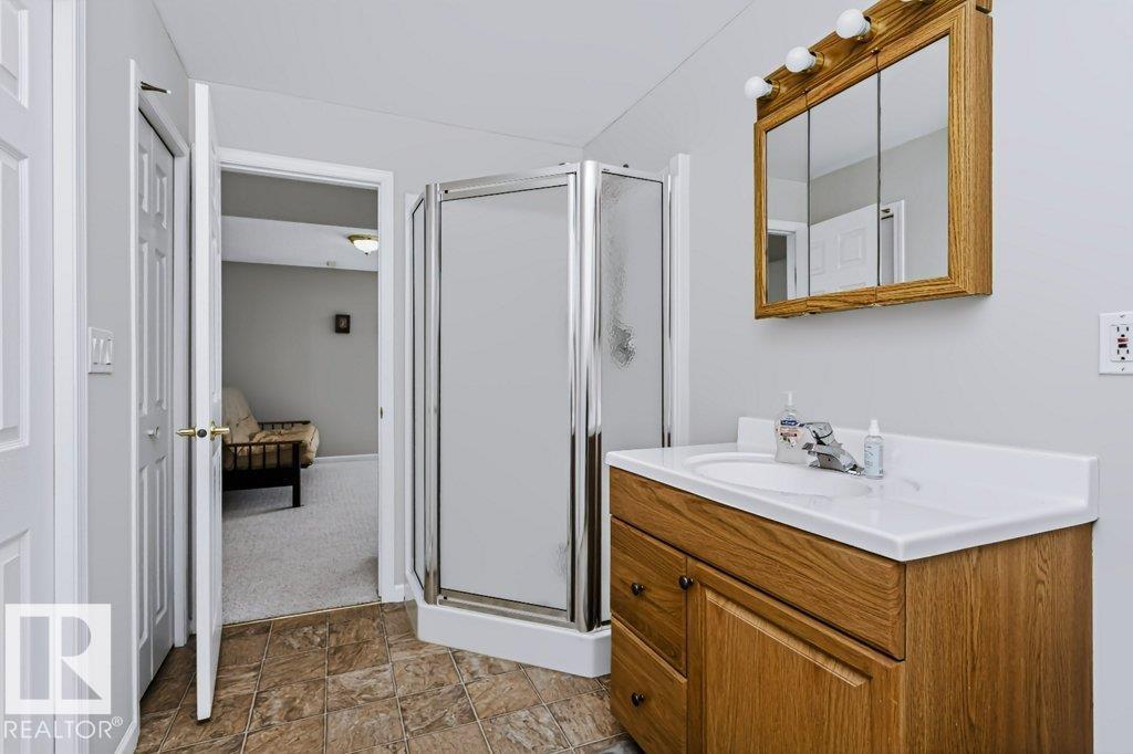 #18 9420 172 ST NW - 28