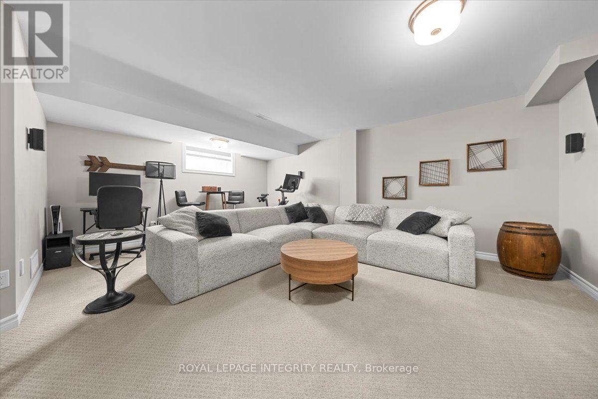 715 CAP DIAMANT WAY - 32