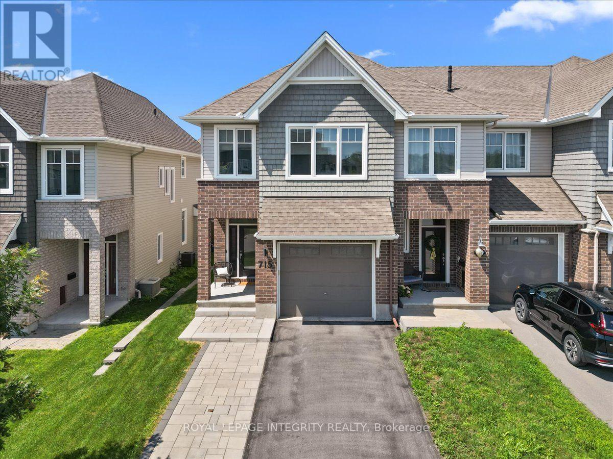 715 CAP DIAMANT WAY - 38